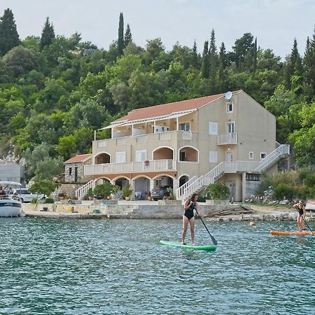 Oyster Paradise Blue Apartment Стон Екстериор снимка