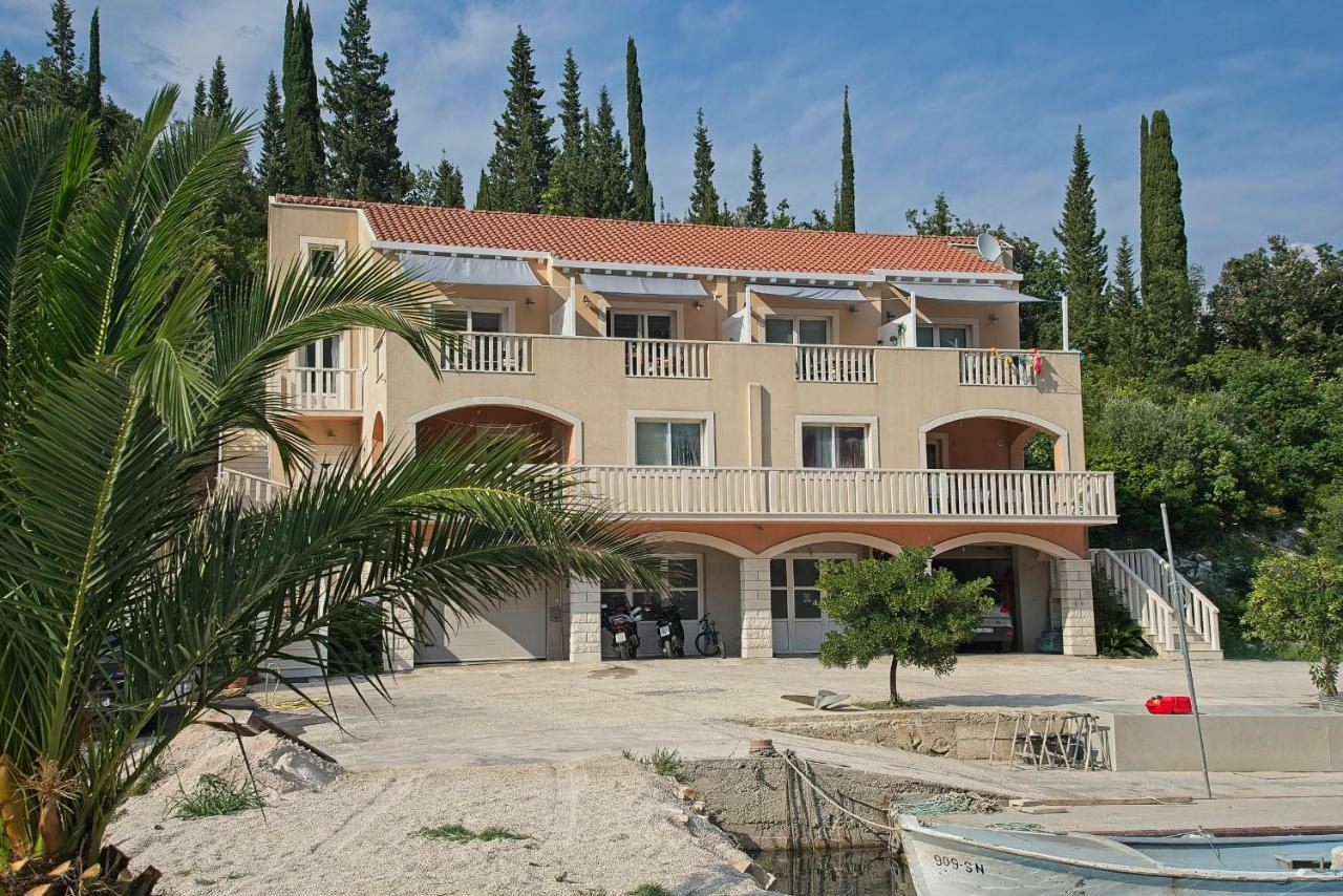 Oyster Paradise Blue Apartment Стон Екстериор снимка