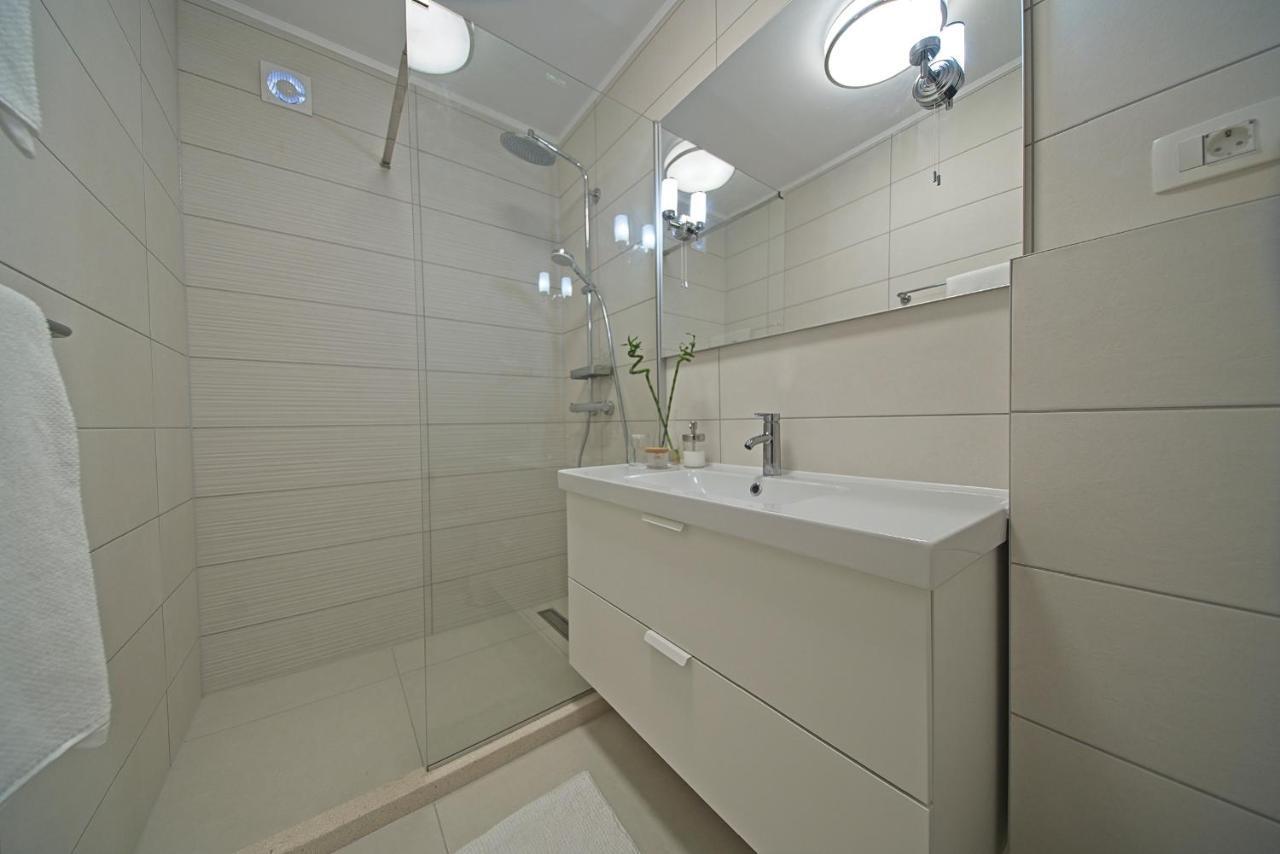 Oyster Paradise Blue Apartment Стон Екстериор снимка